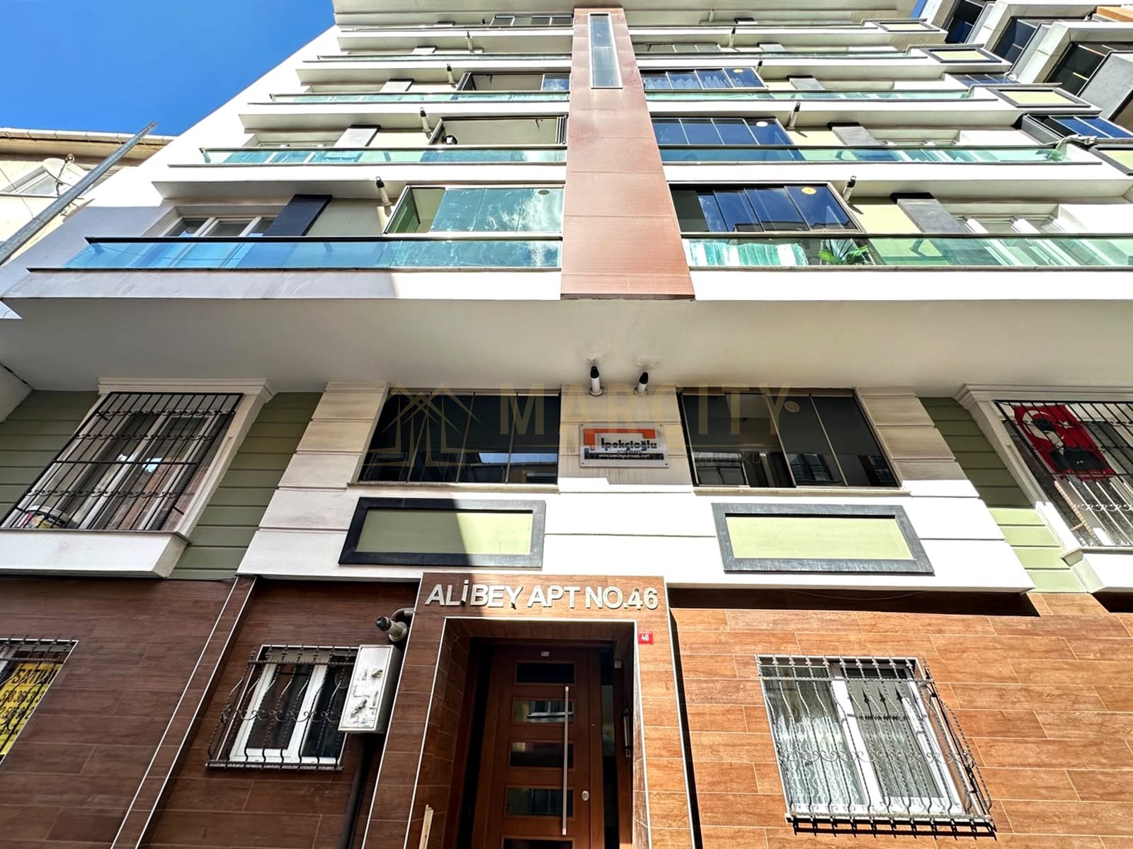 Marcity'den emek caddesi civarı 7 yıllık çok kullanışlı yüksek giriş