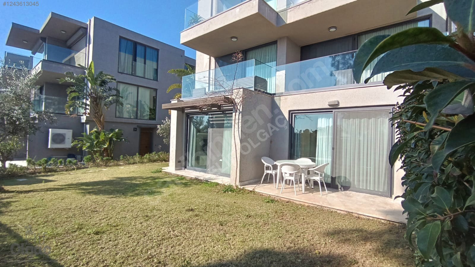 Bitez'de Site İçi 3+1 Bahçe Katı Eşyalı Yıllık Kiralık Daire